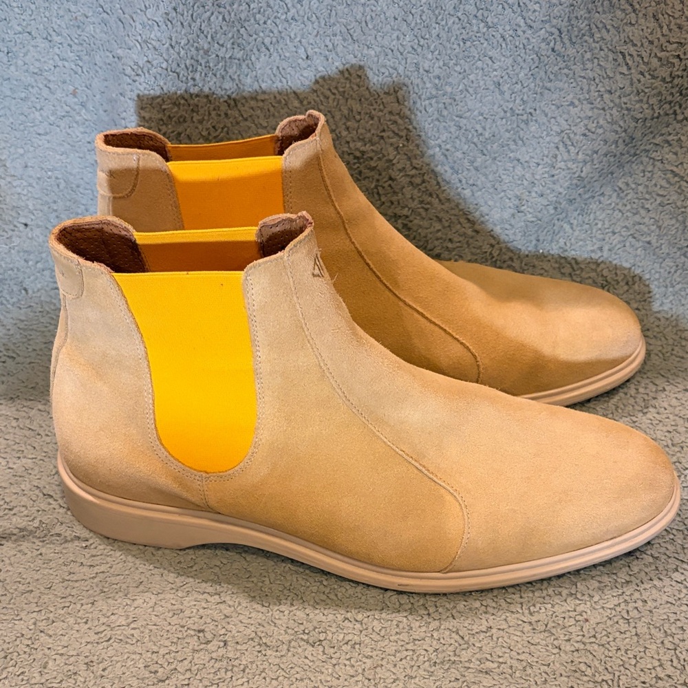 Amberjack Men's Suede Chelsea Boots Tan with Yellow Elastic sz 12